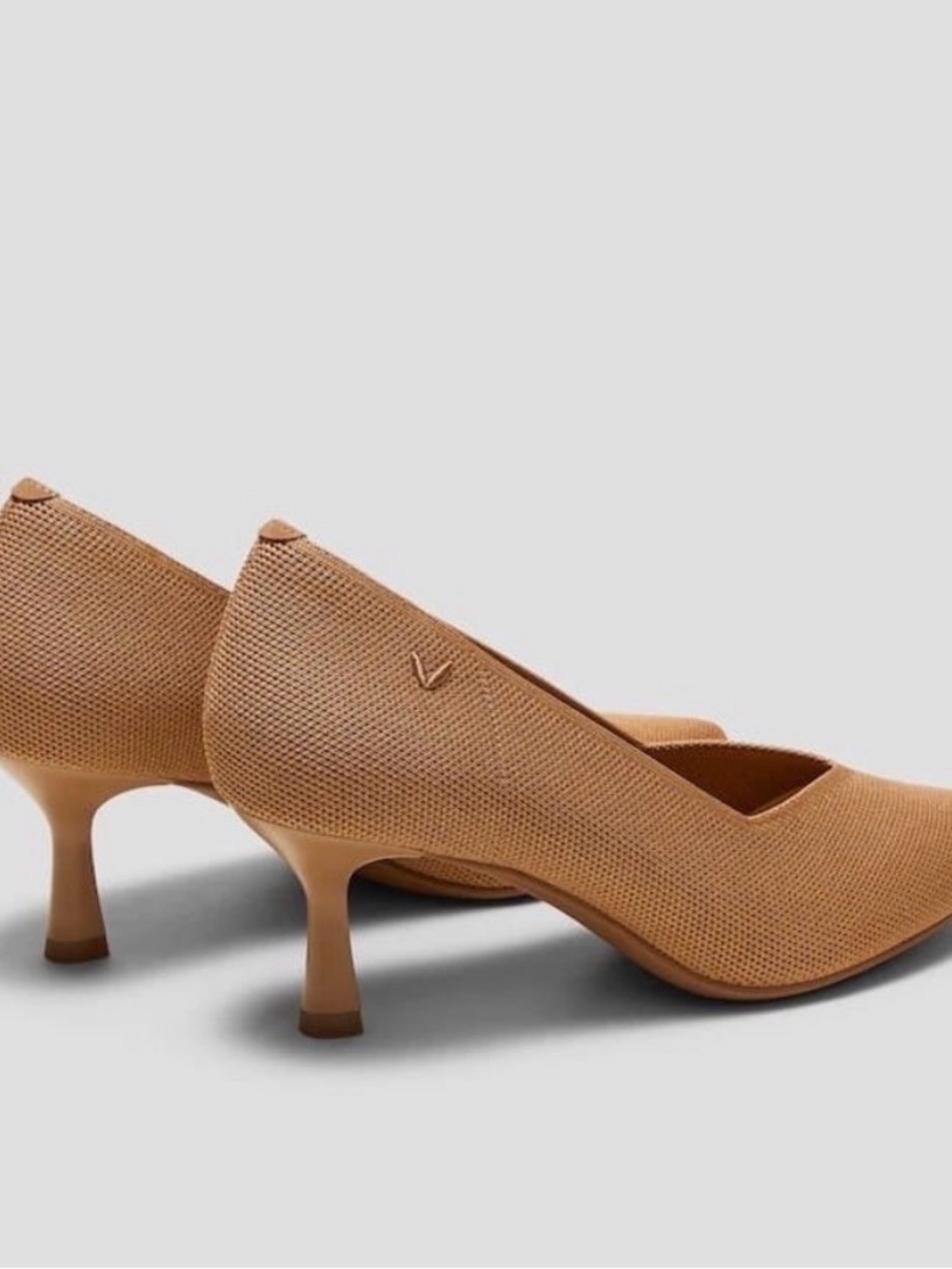 Vivaia Kitten Heel Pumps in Tan size 6.5 - Picture 2 of 9
